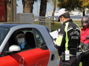 İzmir’de Kısıtlamaya Uymayanlara 3 Milyon 620 Bin Lira Para Cezası