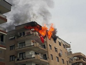 Apartmanda Dehşete Düşüren Mutfak Tüpü Patlaması Kameraya Yansıdı