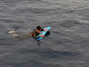 Sörf Tahtası İle Ölüme Yolculuk