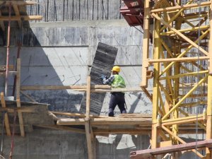 Sokağa Çıkma Kısıtlamasında 1 Mayıs’ı Çalışarak Geçirdiler