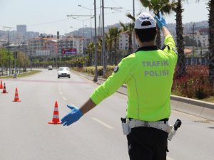 Kısıtlamanın İlk Gününde İzmir Polisi Göz Açtırmadı