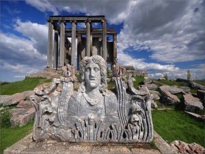 Aizanoi Antik Kenti Ziyaret Yasağı Uzatıldı