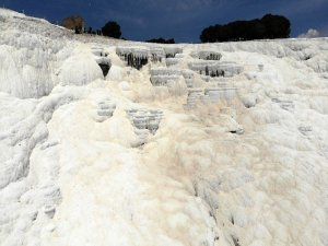 Kapısına Kadar Geldikleri Pamukkale’yi Uzaktan Seyrettiler
