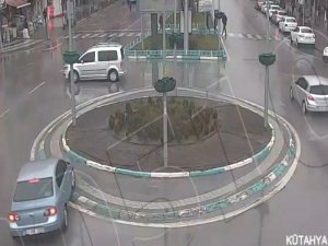 Aşırı Hız Ve Dikkatsizlik Kazalara Davetiye Çıkarttı