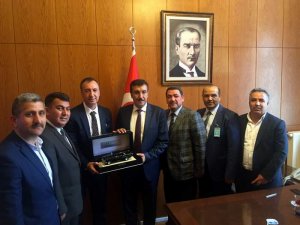 Bakan Tüfenkçi, Başkent Otomotivciler Derneği’ni Makamında Ağırladı