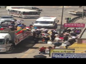 Ücretsiz Balon İzdihama Neden Oldu, Sosyal Mesafe Unutuldu