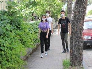 Muğla’da 15-20 Yaş Arası Gençler Sokağa Çıktı