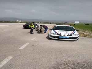 Afyonkarahisar’da Jandarma Kask Kontrolü Yaptı