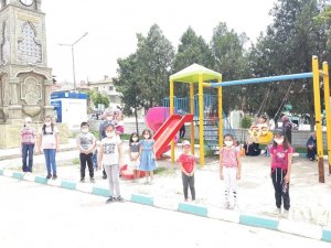 Miniklere Kitap Hediye Edildi