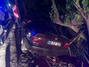 Kontrolden Çıkan Araç Şarampole Devrildi