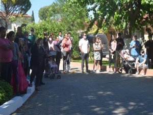 Kuşadası Sokakları Bayramda Belediye Bandosuyla Şenlendi