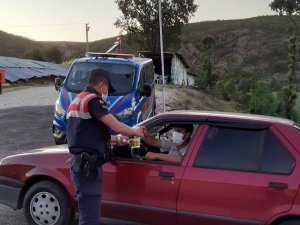 Bayram Şekeri Jandarmadan