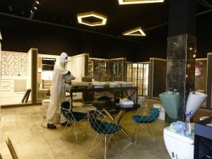 Denizli’de İş Yerlerinde Dezenfekte Çalışmaları Devam Ediyor