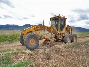 Çiftçiler İçin Arazi Yolları Düzeltiliyor
