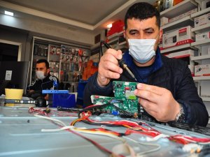 Korona Elektronikçilere Yaradı