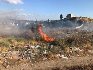 Cezaevi Yanındaki Arsada Çıkan Yangın Korkuttu