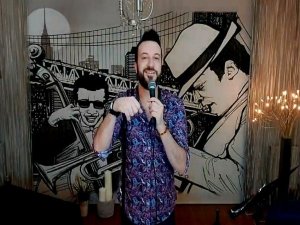 İzmirli Sanatçı, Belediye Sosyal Medya Hesaplarından Online Konser Verdi