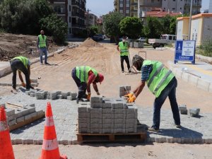 İzmir’de Üç Ayda 40 Futbol Sahası Büyüklüğünde Alan Parke Kaplandı
