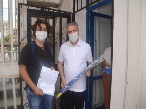 Kuşadası Belediyesi, Karne Alan Öğrencilere Uçurtma Hediye Etti