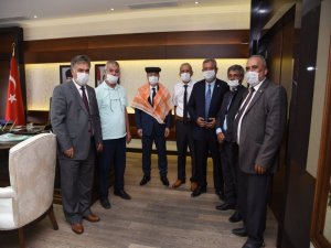 Aydın Valisi Hüseyin Aksoy Poşusunu Taktı