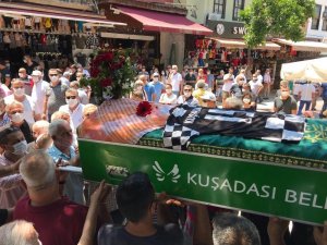 Kuşadası’nın Sevilen İsmi Erol Soysal Gözyaşlarıyla Toprağa Verildi