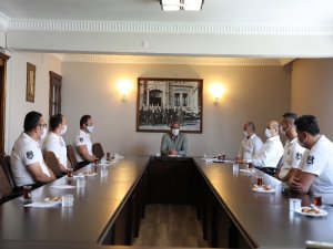 Başkan Oktay Özel Güvenlikçileri Unutmadı