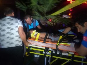 Otomobil İle Belediye Otobüsü Çarpıştı: 2’si Çocuk Toplam 5 Kişi Yaralı 1 Ölü