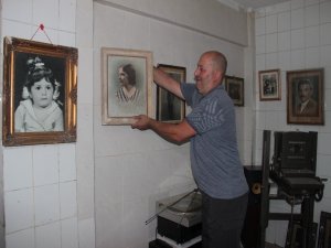 Kimsesiz Fotoğrafların Gönüllü Sahibi