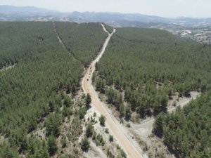 Gördes’e Ulaşımı Kolaylaştıracak Yolda Çalışmalar Devam Ediyor