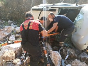 Marmaris’te Otomobil Dereye Uçtu: 4 Yaralı