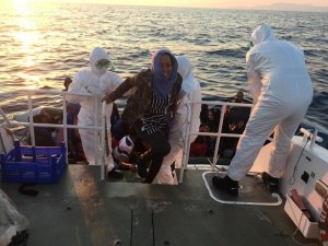 İzmir’de 65 Sığınmacı Kurtarıldı