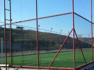 Çavdarhisar’ın Yenicearmutcuk Köyüne Halı Saha