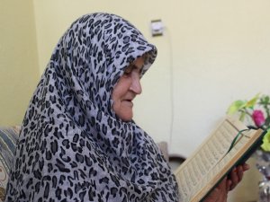 81 Yaşında Kur’an-ı Kerim Okumayı Öğrendi