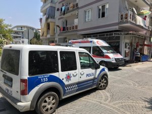 Kuşadası’nda Bıçaklı Kavga: 1 Yaralı