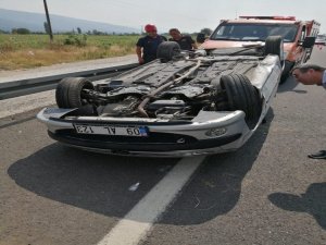 Otomobil Takla Attı, 3 Kişi Hastaneye Kaldırıldı