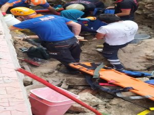 Kütahya’da Okul Bahçesinde Göçük: 2 Yaralı