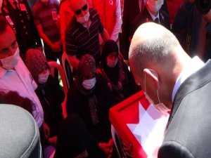 Bakan Soylu, Şehit Fatih Manga’yı Son Yolculuğuna Uğurladı