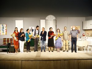 Denizli Büyükşehir Tiyatrosu Perdelerini Açtı