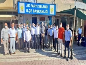 Başkan Hızlı Selendi’de Partililer Ve Esnafla Buluştu