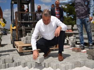 Yunusemre’de Hedef 170 Bin Metrekare Kilitli Parke Taşı