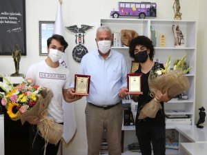 Aydınlı Genç Şampiyonlar Başkan Atay’ı Ziyaret Etti