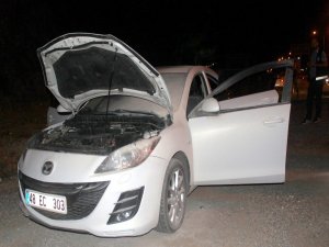 Menteşe’de Seyir Halindeki Araç Yandı