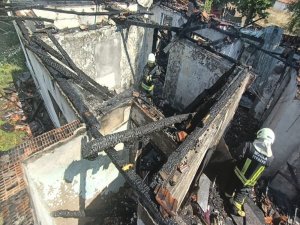 Köyceğiz’de Ahşap Ev Küle Döndü