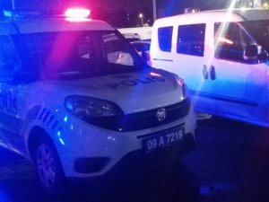 Oto Hırsızları Kovalamaca Sonucu Yakalandı