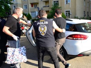 Sahte Kimlik İle Telefon Kartlarını Kopyalayan Çete Çökertildi