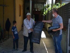 Gediz’de Ücretsiz Kurban Poşeti Dağıtıldı