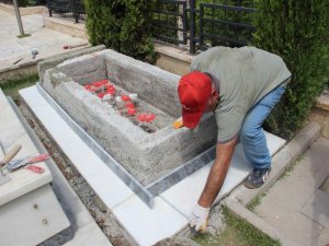 Patlama Şehidi Manga’nın Mezarı Memleketinin Taşıyla Yapılıyor