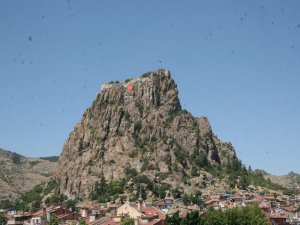 Asırlardır Dimdik Ayakta Duran Karahisar Kalesi’ni De Korona Virüs Vurdu