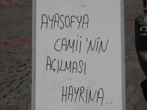 Uşak’ta Ayasofya-i Kebir Cami-i Şerifi Hayrına Lokma Döküldü