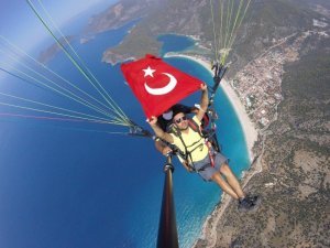 Gazeteciler, Basın Bayramını Gökyüzünde Kutladı